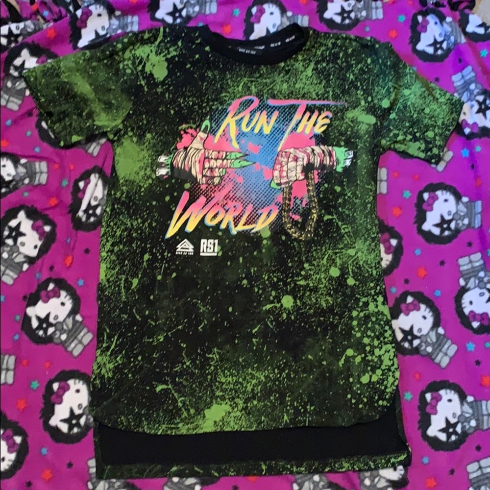 Rise As 1ne Run the World size M spattered tee